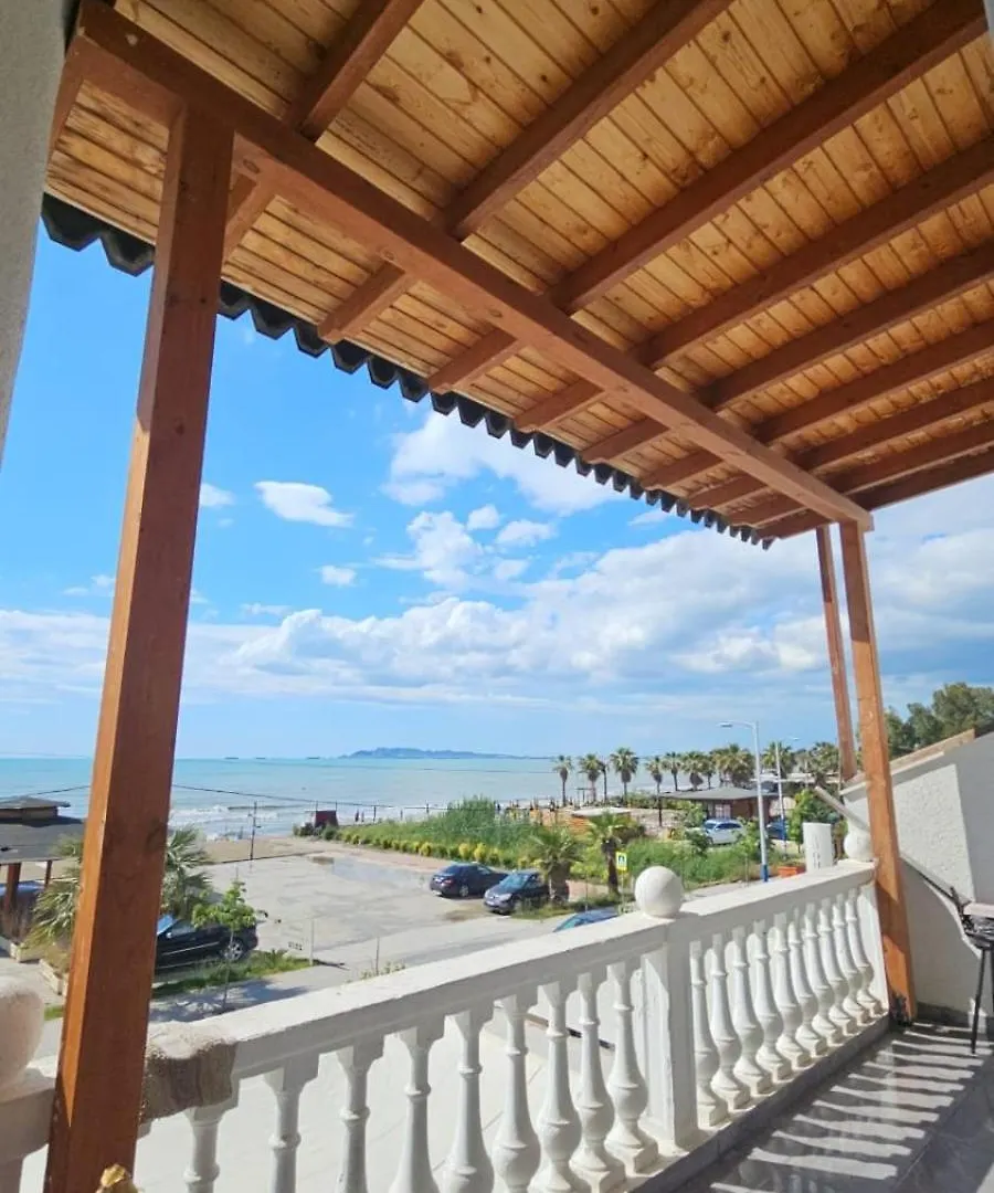 Villa Holidays Home Priam Golem